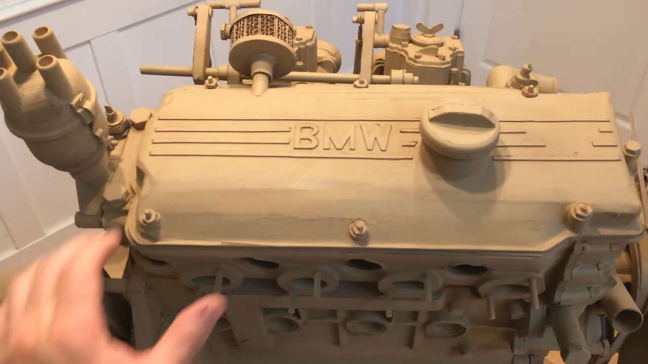 Двигатель BMW из картона – завораживающее видео сборки
