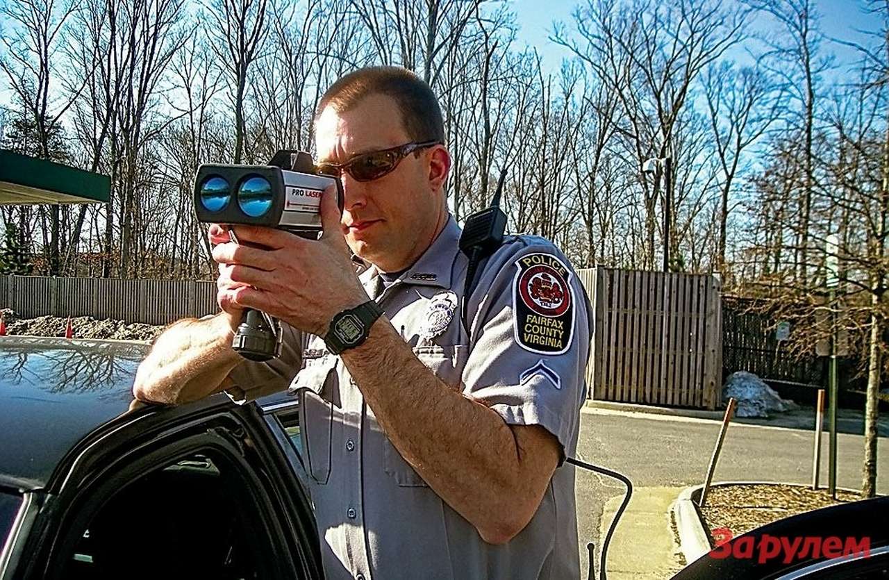 Лейтенант Салливан борется с самым популярным проявлением агрессивного вождения – превышением скорости.