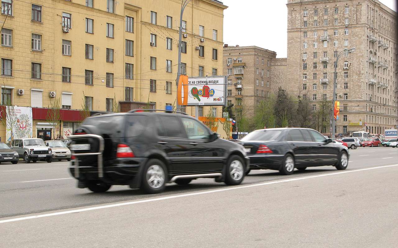 Небожители: автомобили ФСО приравняют к экстренным службам