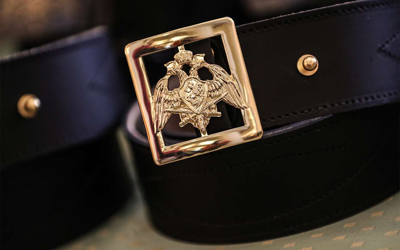 Парень полкилометра тащил гвардейца на двери. Отправляется в колонию