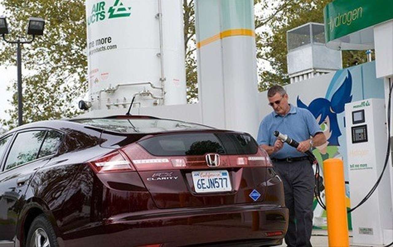 GM и Honda обменяются технологиями топливных элементов