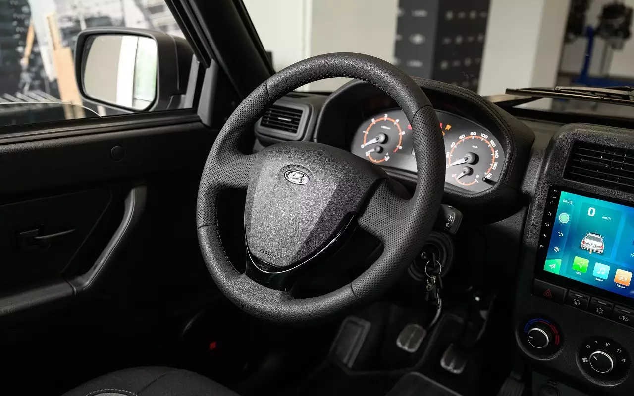 Niva Legend с мотором 1.8 — что поменяли в салоне?