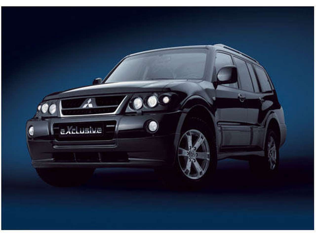 Скоро в России стартуют продажи новой серии Pajero eXclusive.