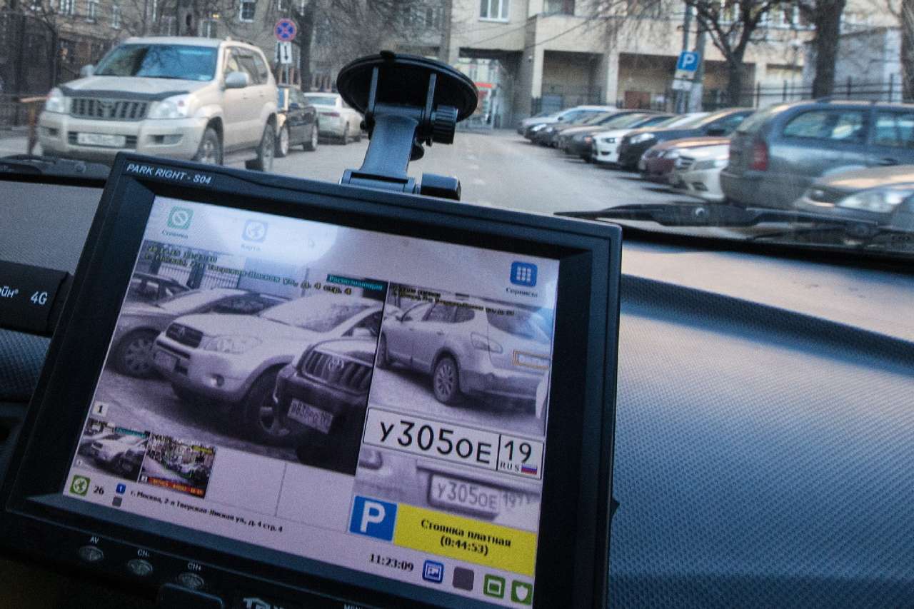 Ошибочные постановления – это не только ошибка компьютера, но и человека: на грязном номере легко перепутать цифры, а когда нарушителей много, глаз «замыливается», количество ошибочно выписанных штрафов растет.