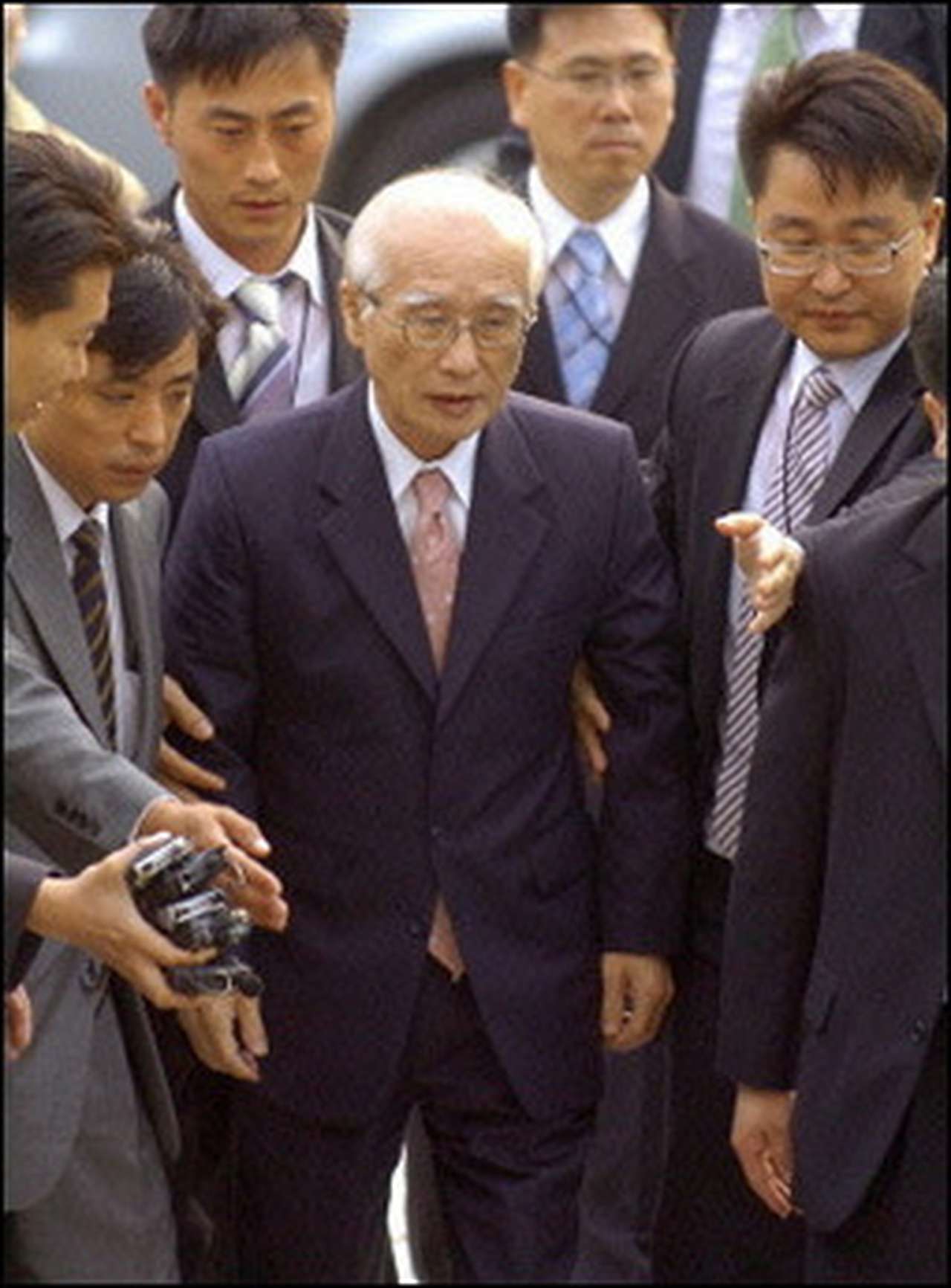 Основатель Daewoo сдался властям