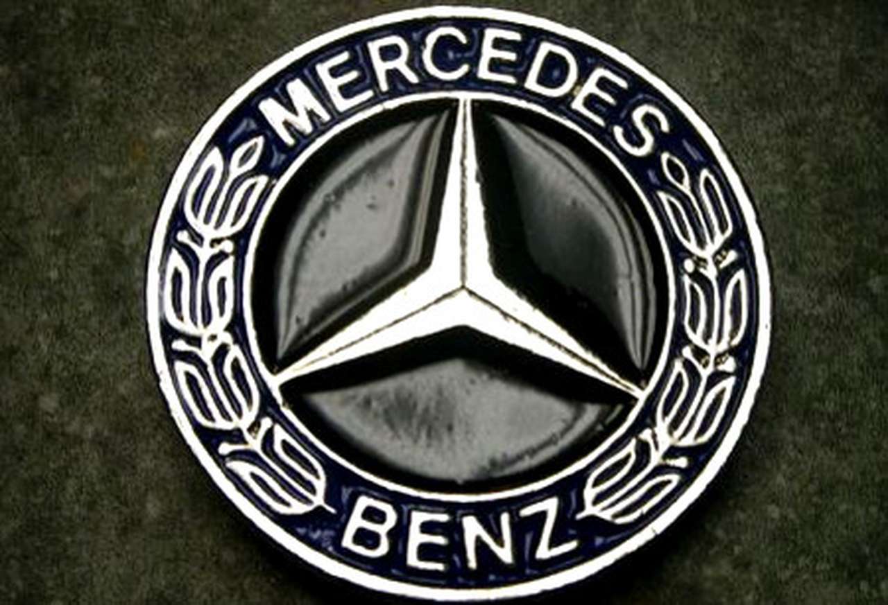 «Мерседесу» все трудней угнаться за BMW и Audi