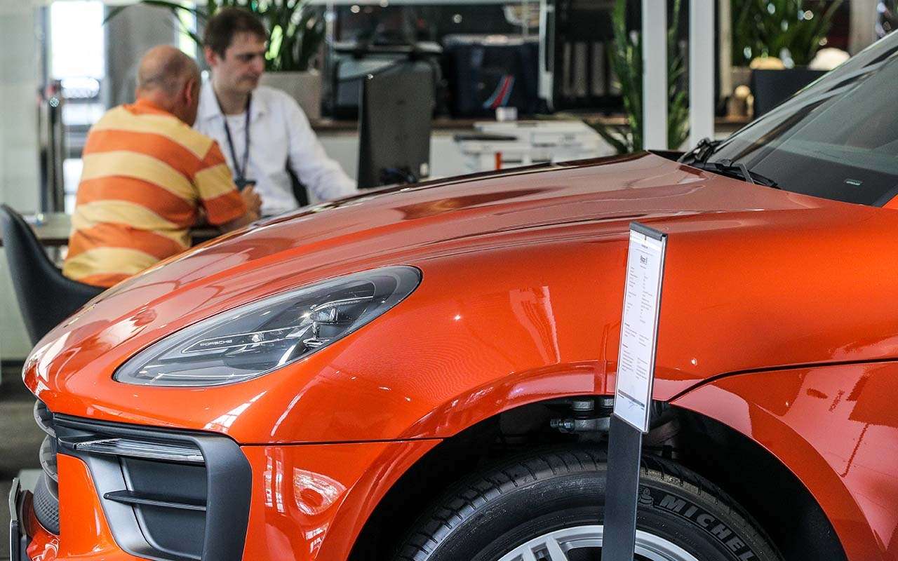 Средняя цена нового автомобиля перевалила за 2,5 млн рублей