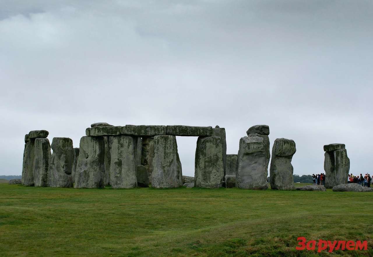 Стоунхендж, одно из чудес света. Огромные мегалиты, поставленные Бог весть когда, неизвестно кем и для чего.