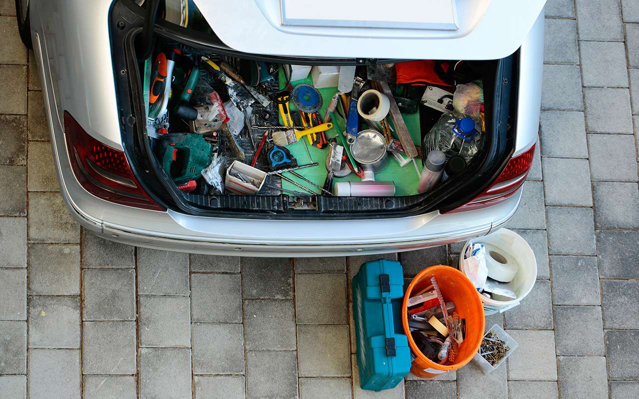 Три очень важные вещи, которые вы (почти наверняка!) забыли положить в багажник