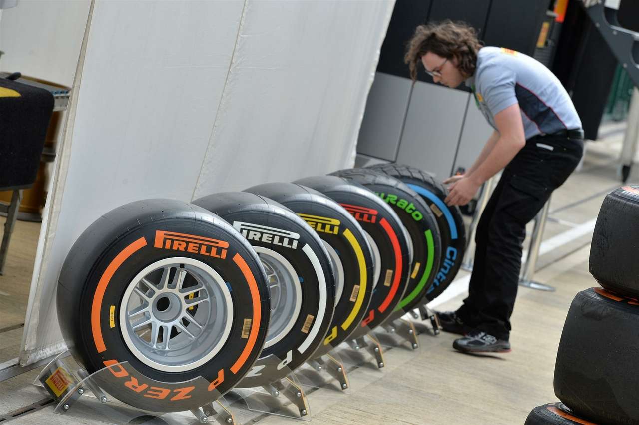 Формула 1: шинная лотерея в ГП Великобритании