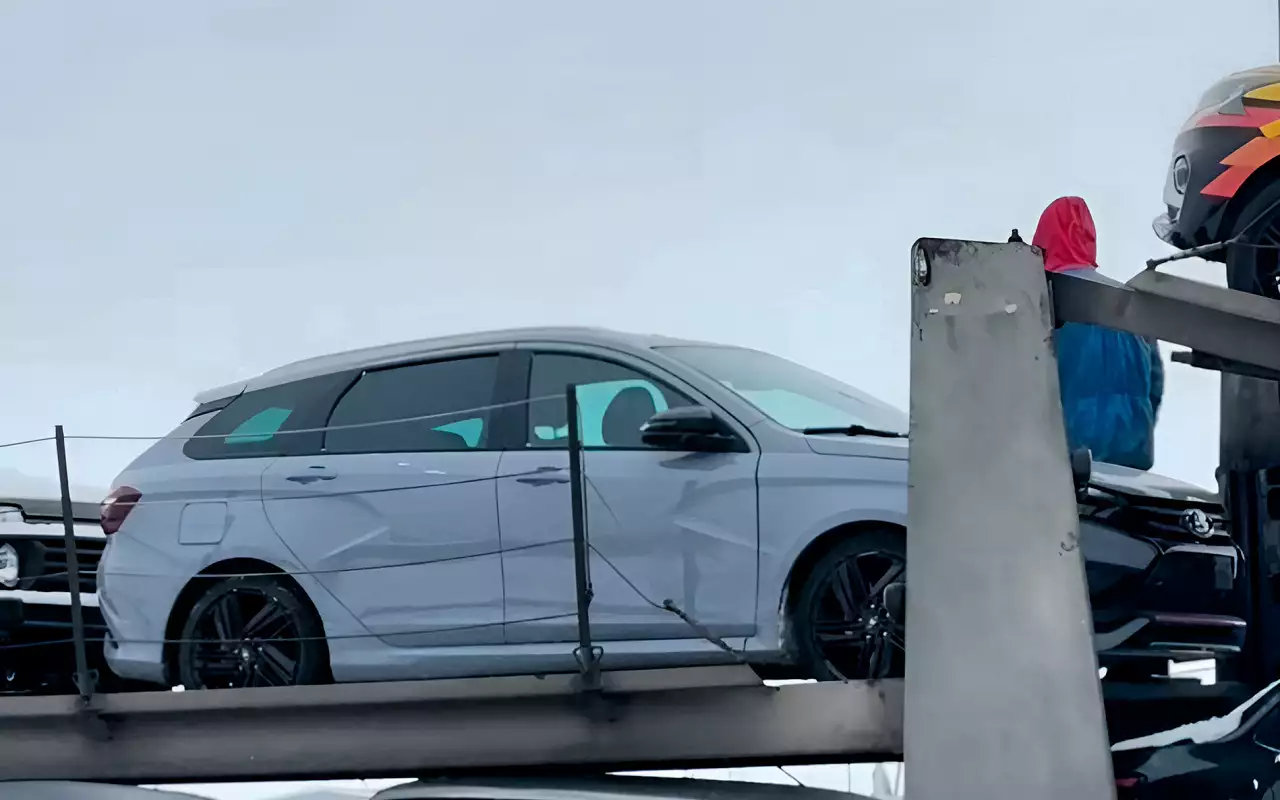 АВТОВАЗ готовит к продажам топ-версию Весты — первое фото