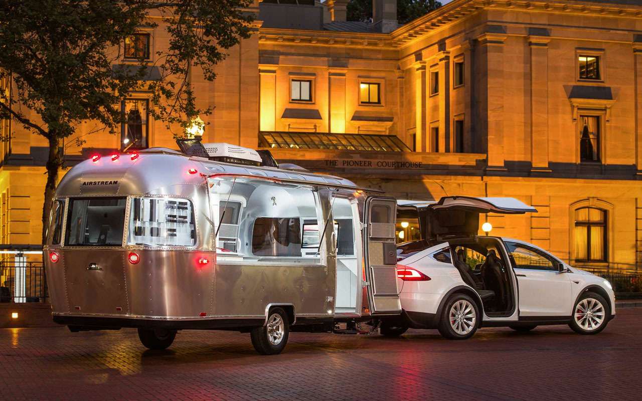 Построили кемпер с собственной системой привода