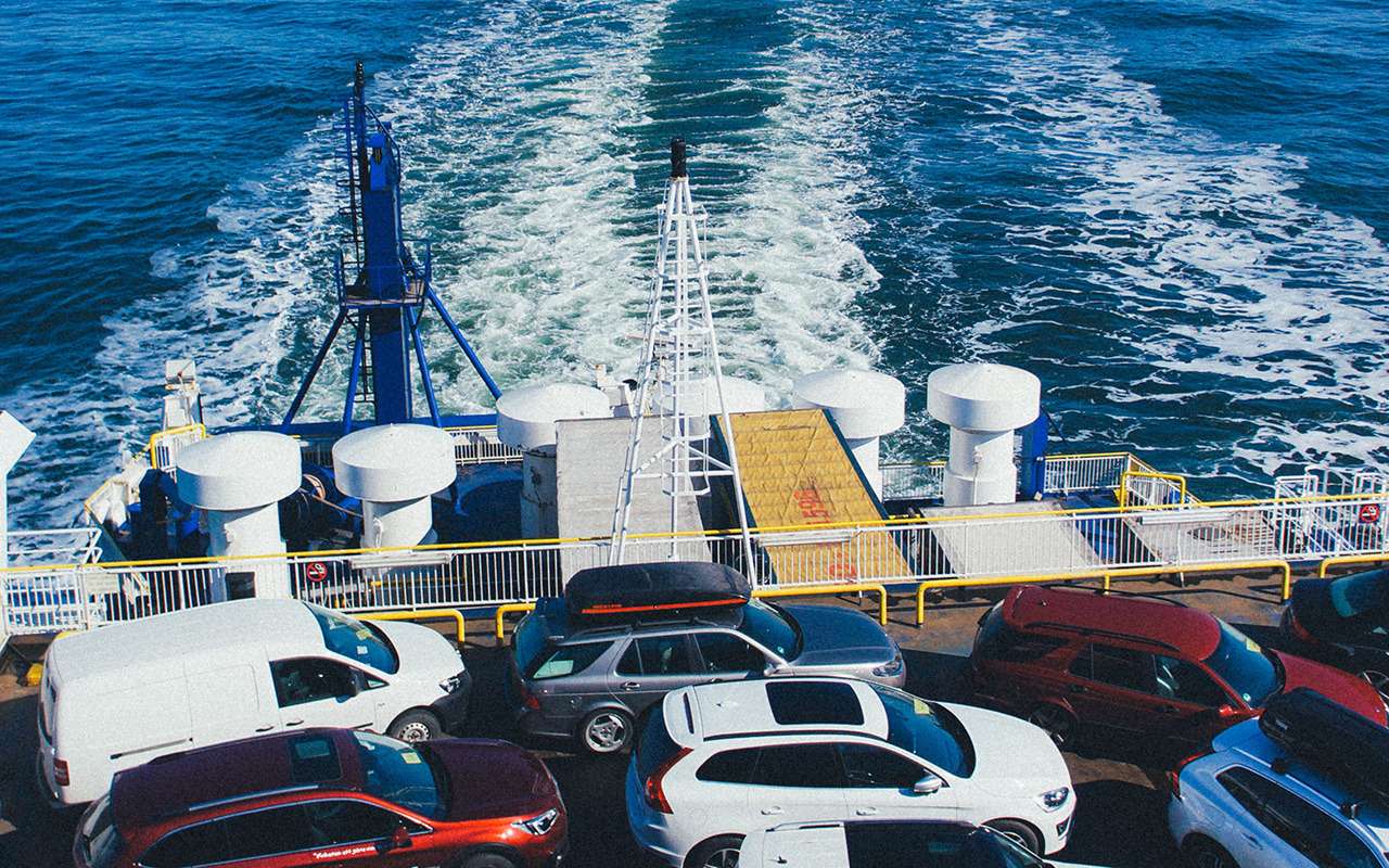 Иномарок через Владивосток стали ввозить почти вдвое больше