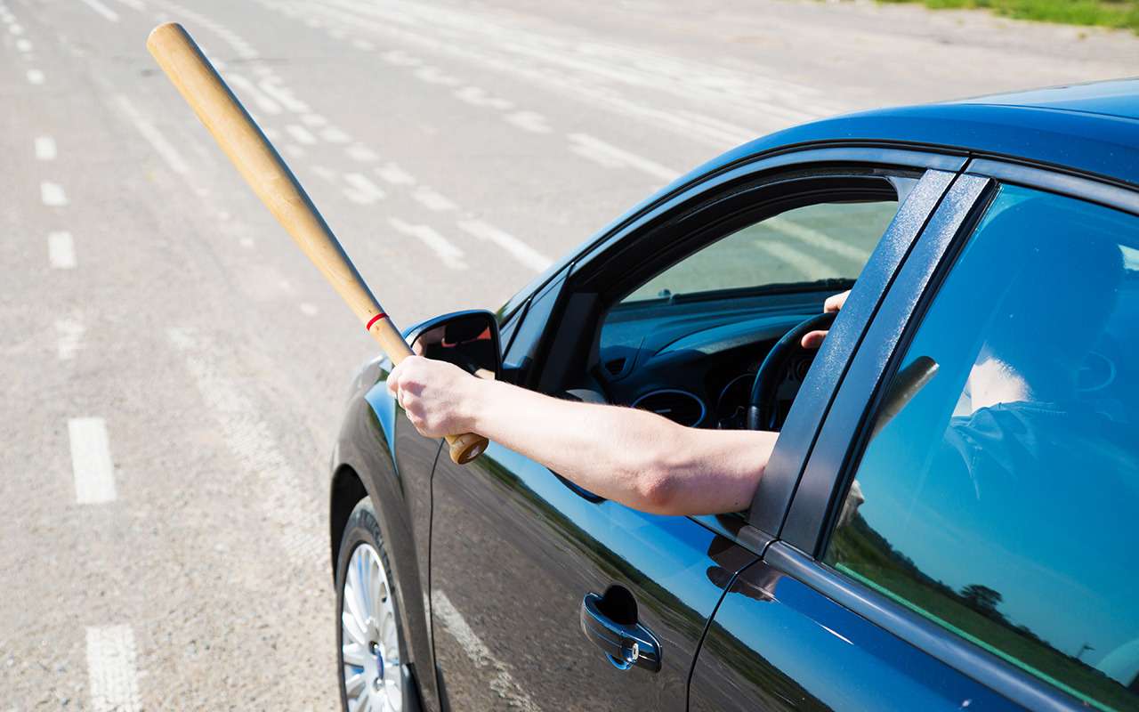 Можно ли возить в машине бейсбольную биту? А клюшку для гольфа?