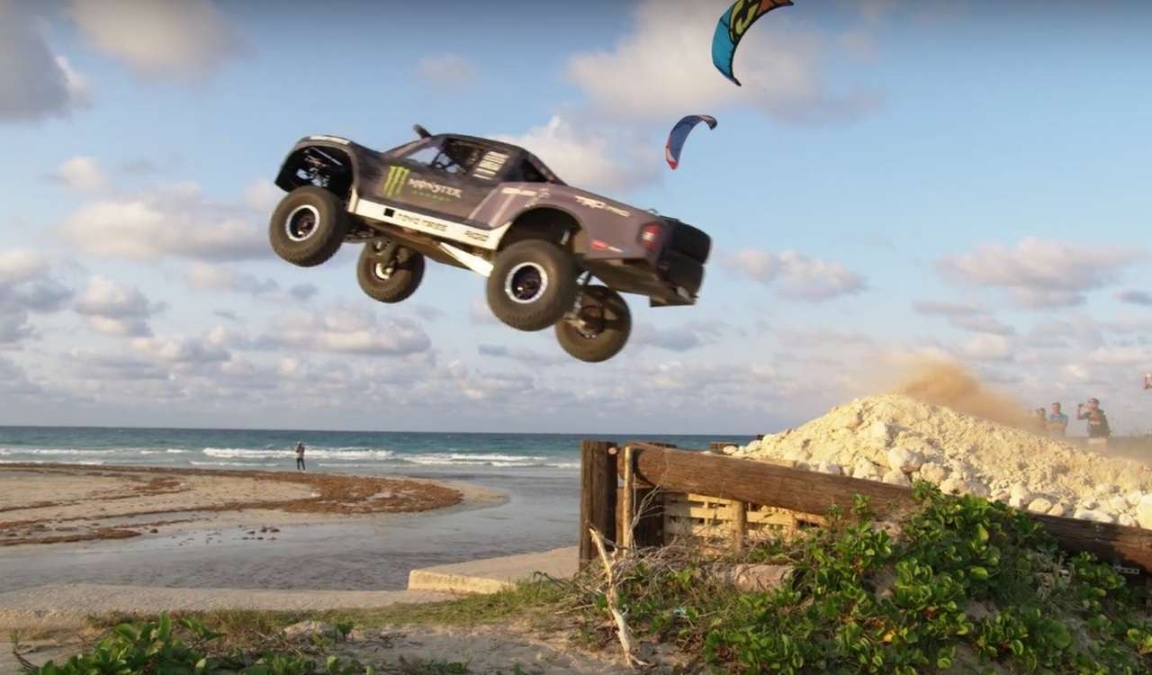 Куба трепещет: чудовищный трофи-трак отправился в полет