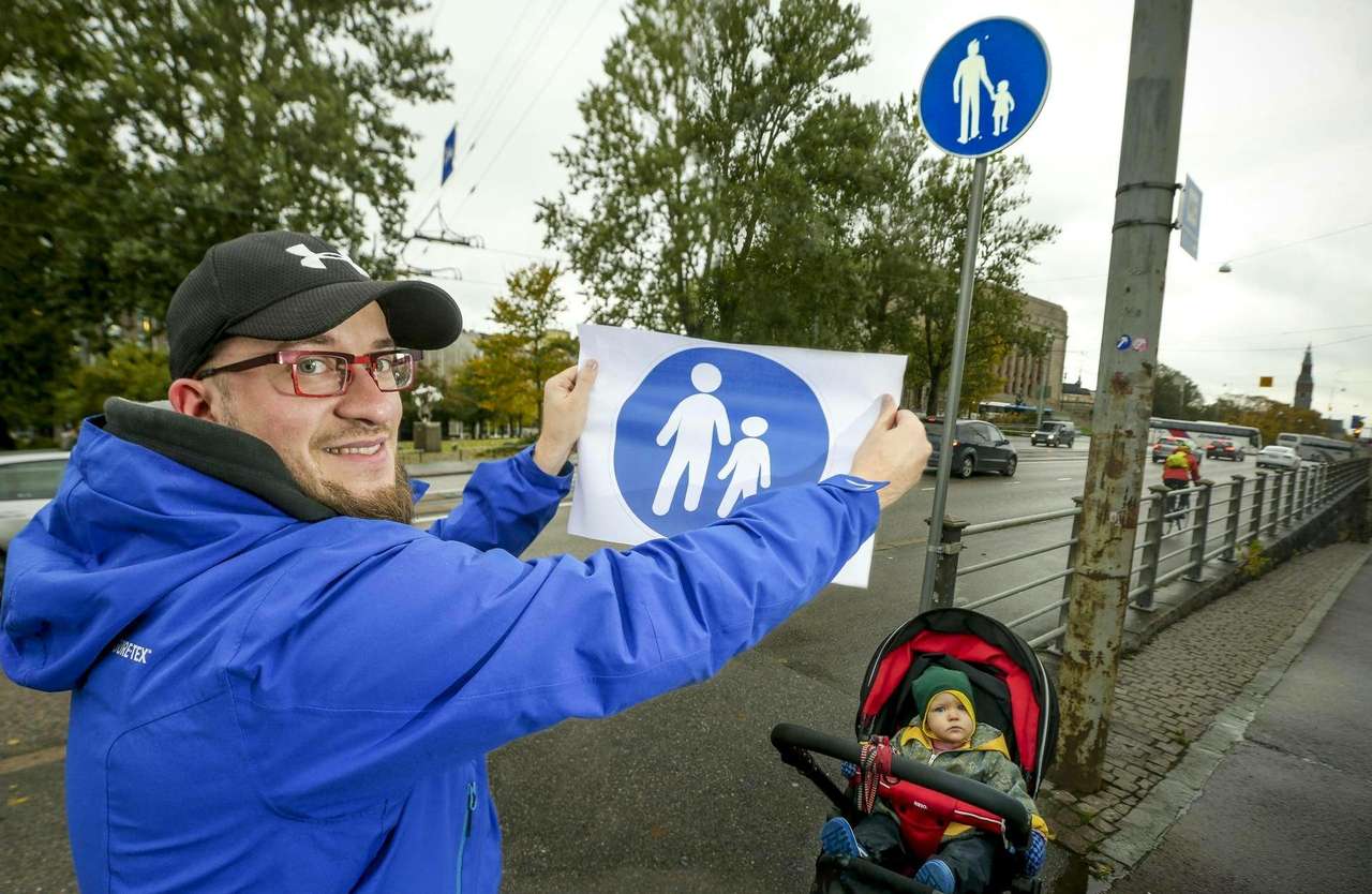 В Финляндии дорожные знаки стали бесполыми