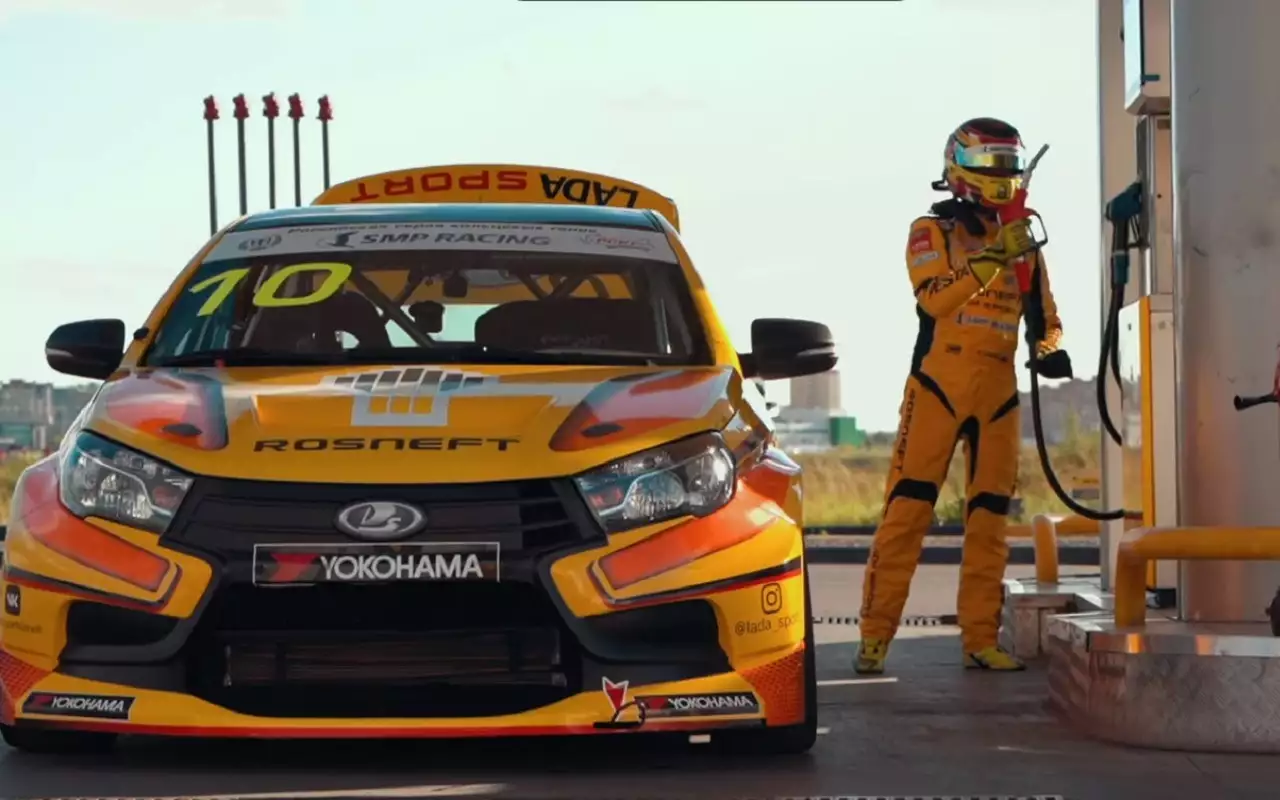 Полный улет: гоночная Vesta работает в такси