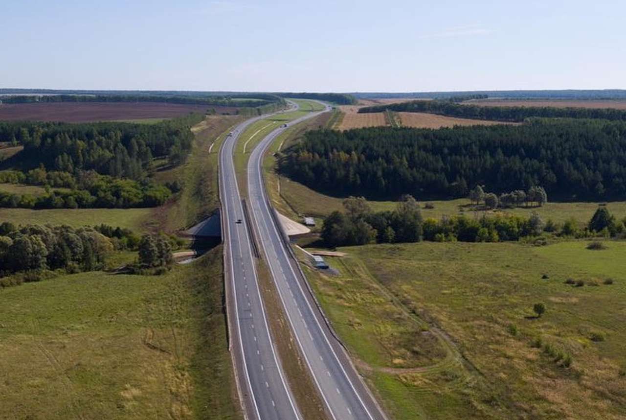 Министр за рулем Lada XRAY! Он едет Москва — Тольятти