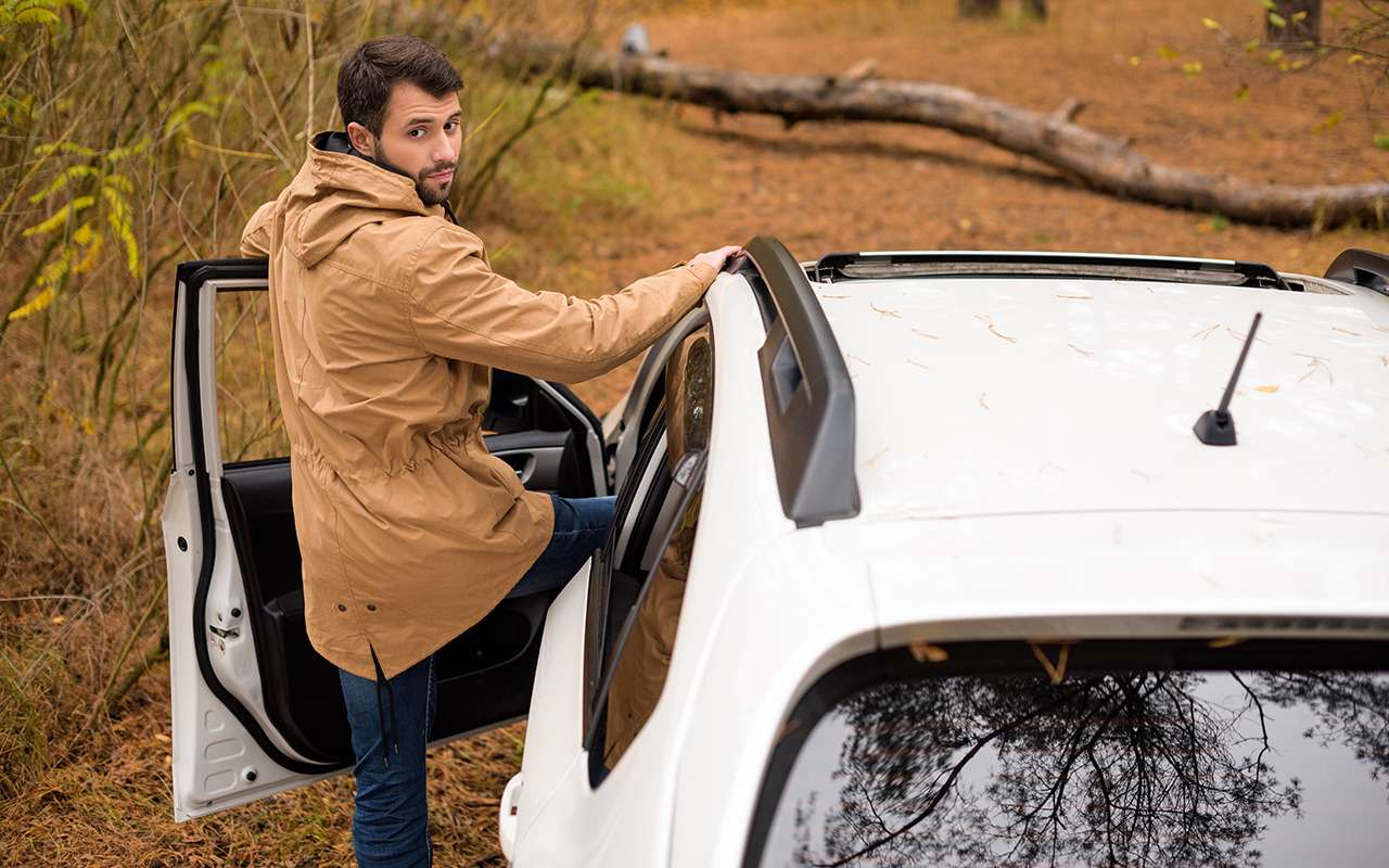 Как водители попадают в ловушку ГИБДД, съехав в лес