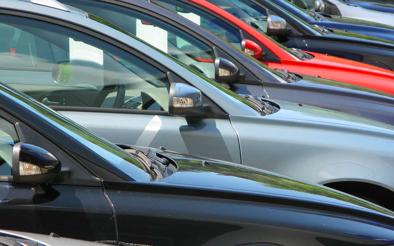 Официал или серый дилер: у кого лучше купить машину?