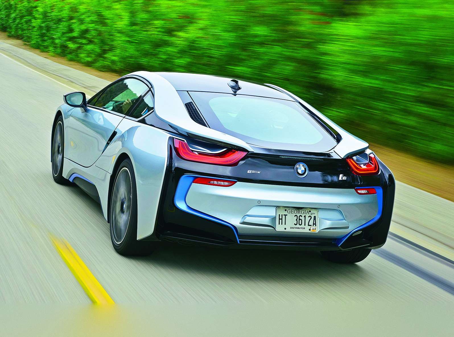 BMW i8 турбо