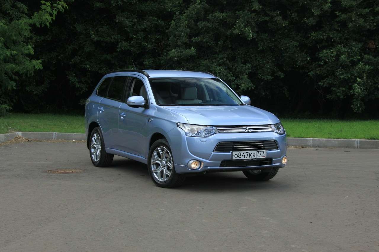 Mitsubishi Outlander PHEV: тишь да гладь
