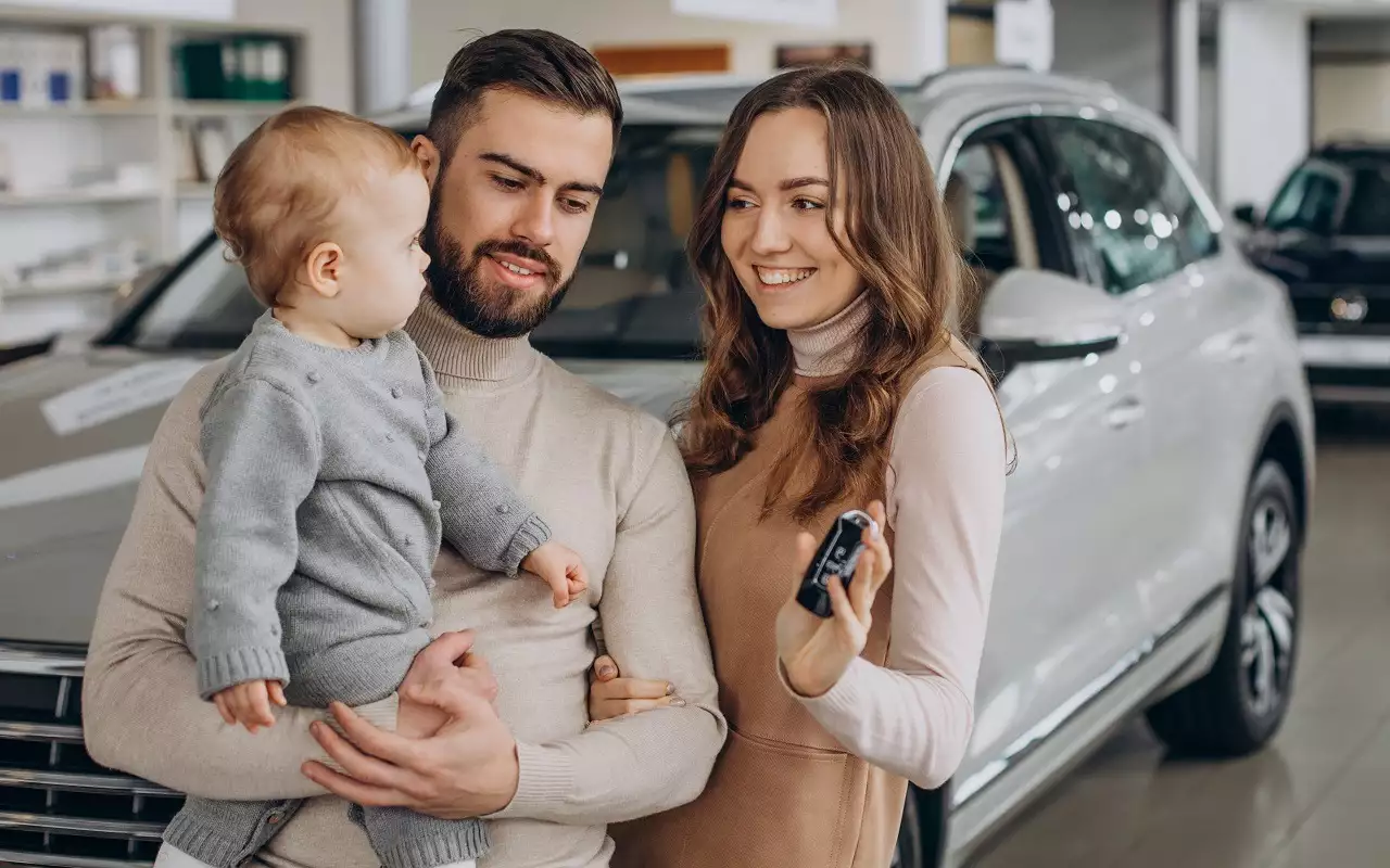 Россияне рассказали, планируют ли менять машину в этом году