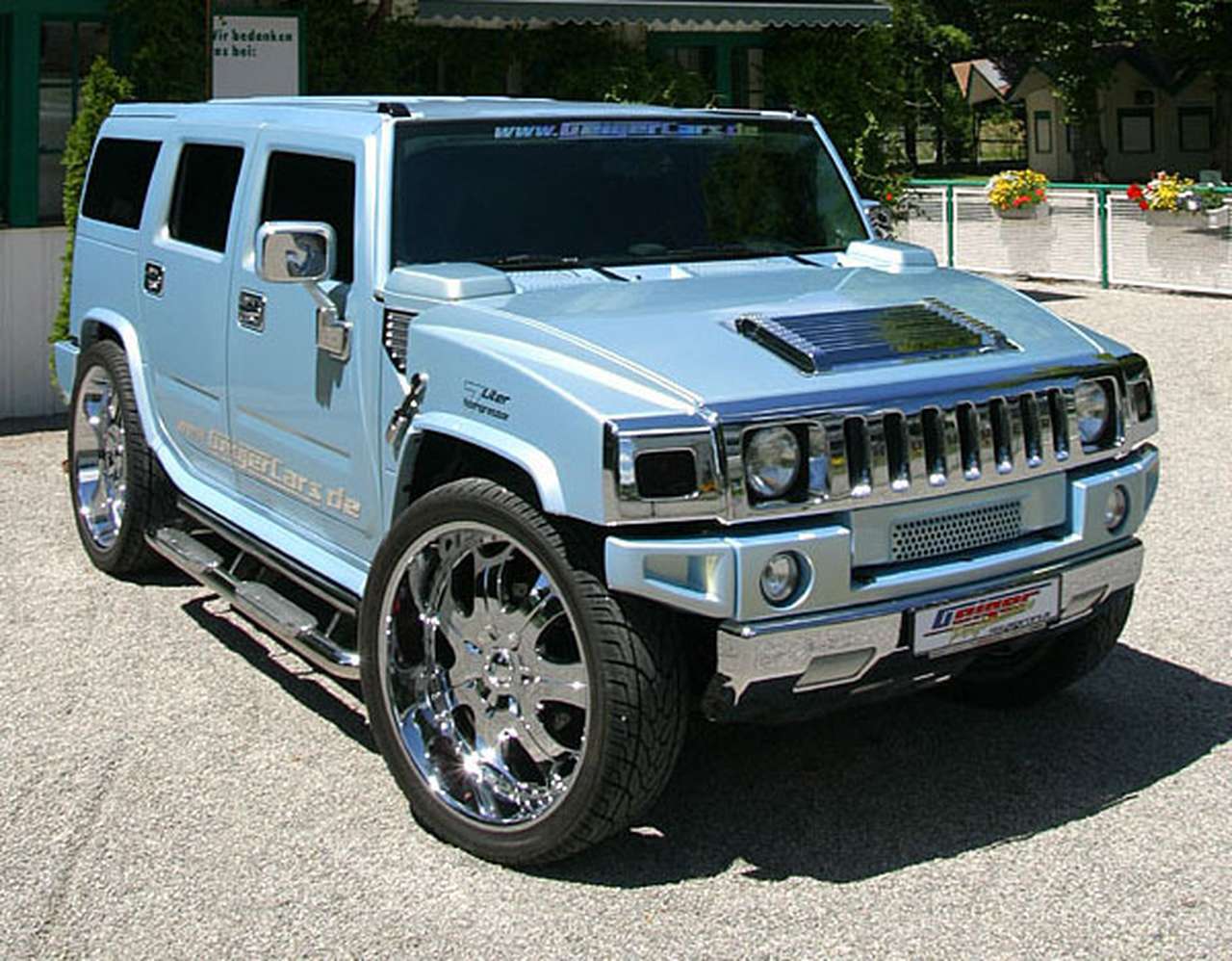 "Летающий" кинотеатр от Geiger Cars.