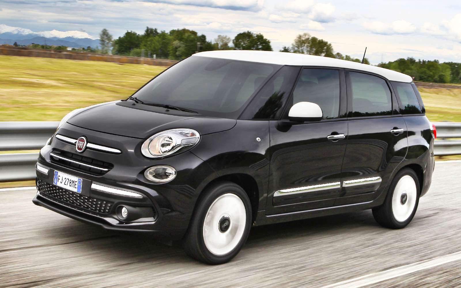 Fiat 500l фото