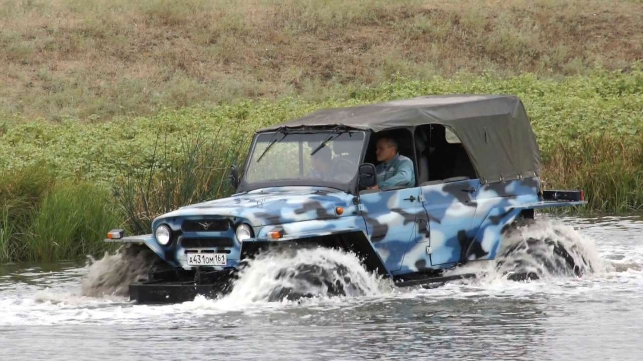 В колонии строгого режима УАЗ-3151 превратили в болотоход