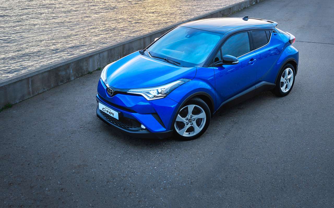 Toyota C-HR: известны цены и дата продаж в России