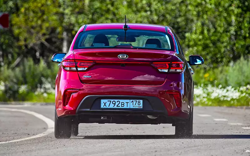 Kia Rio vs Hyundai Solaris