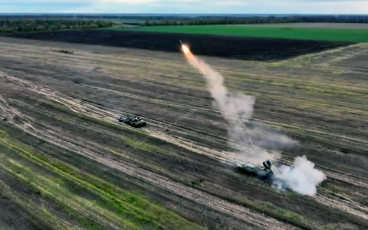 Как разминируют поля перед наступлением – видео