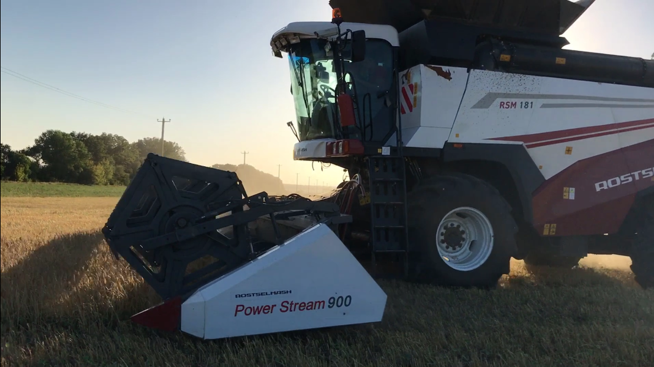 В Ростовской области испытали беспилотный комбайн