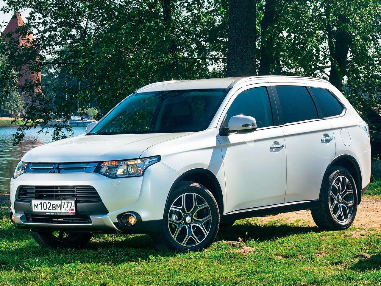 Обновленный Mitsubishi Outlander: фацет и фасетка