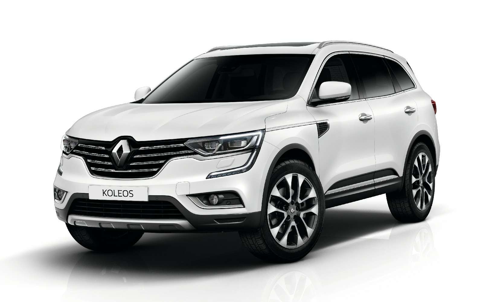 Renault KOLEOS 2019 на белом фоне