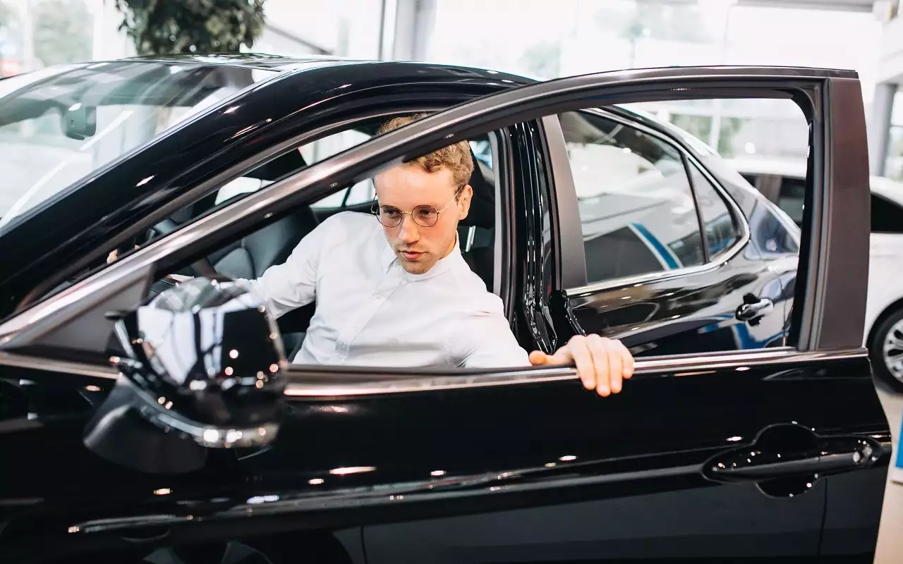 Названы самые популярные люксовые автомобили с пробегом