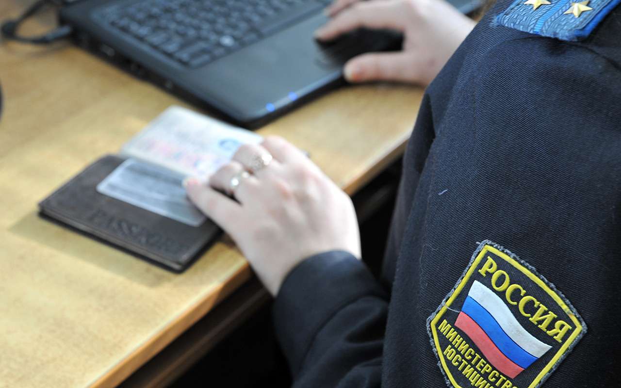 Ждал, что штрафы отменят: лихач лишился автомобиля из-за огромного долга