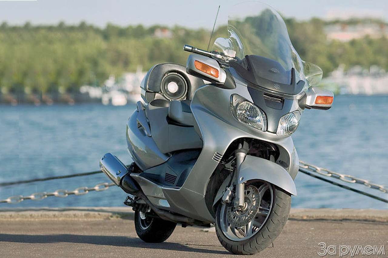 SUZUKI Burgman AN650 Executive, макси-скутер