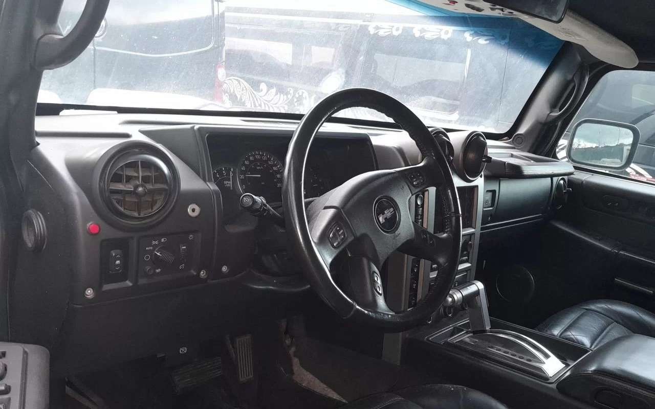 Интерьер лимузина на базе Hummer H2