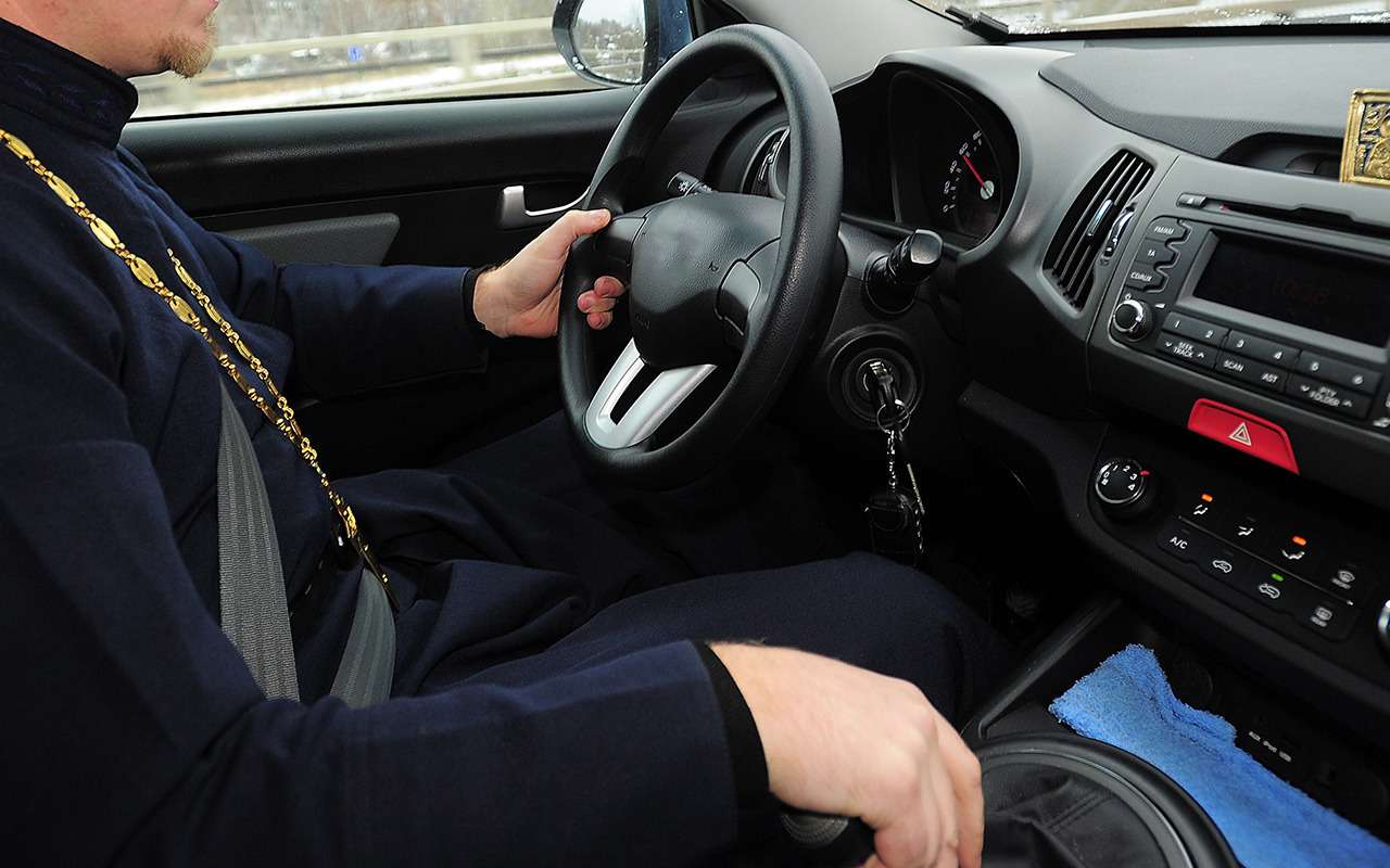 Божий посланник на дороге: автобус подрезал, водителя обругал