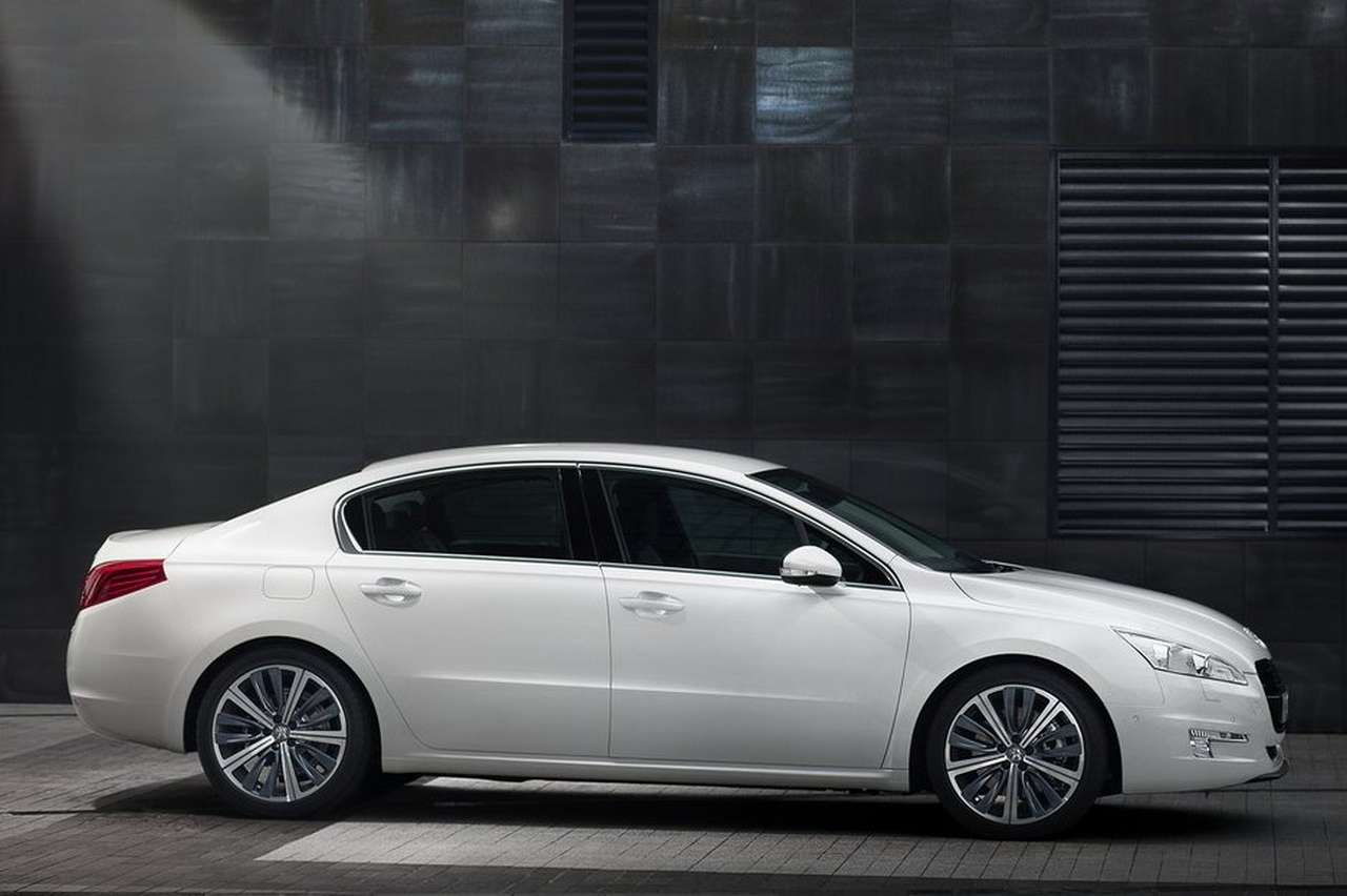 Peugeot 508 появится в России в феврале, цена - от 839 тыс. руб.