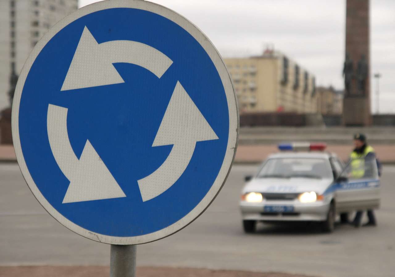 Новые важные изменения в ПДД — осторожнее на круге!