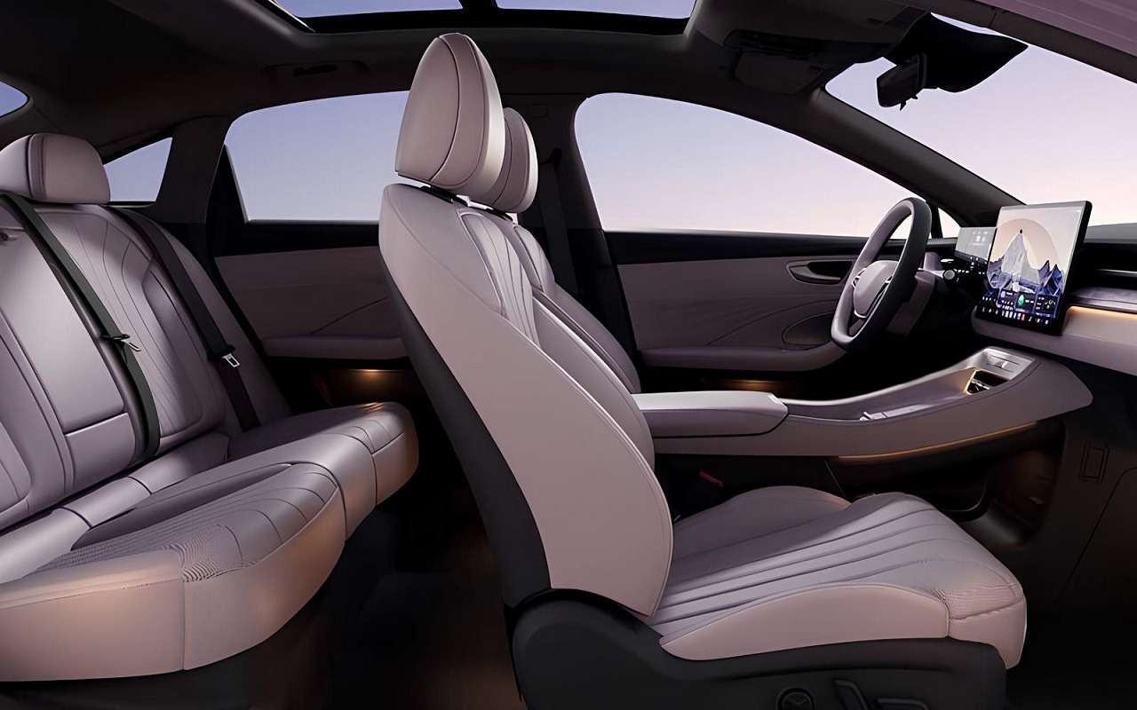 Интерьер Roewe M7 DMH