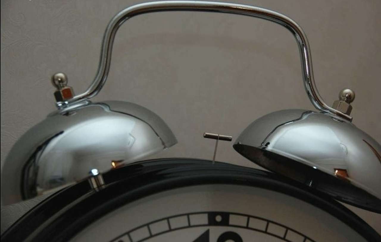 Эксперимент начался на участке ремонта федеральной трассы М-6 «Каспий»: установленные в кабине устройства взбадривают уставших и сонных водителей.