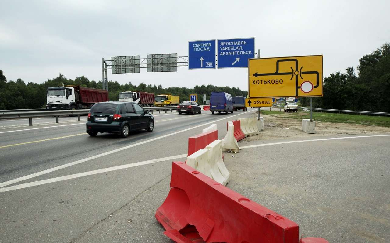 В Москве с начала года выявили более 100 тысяч остановок на вылетных магистралях