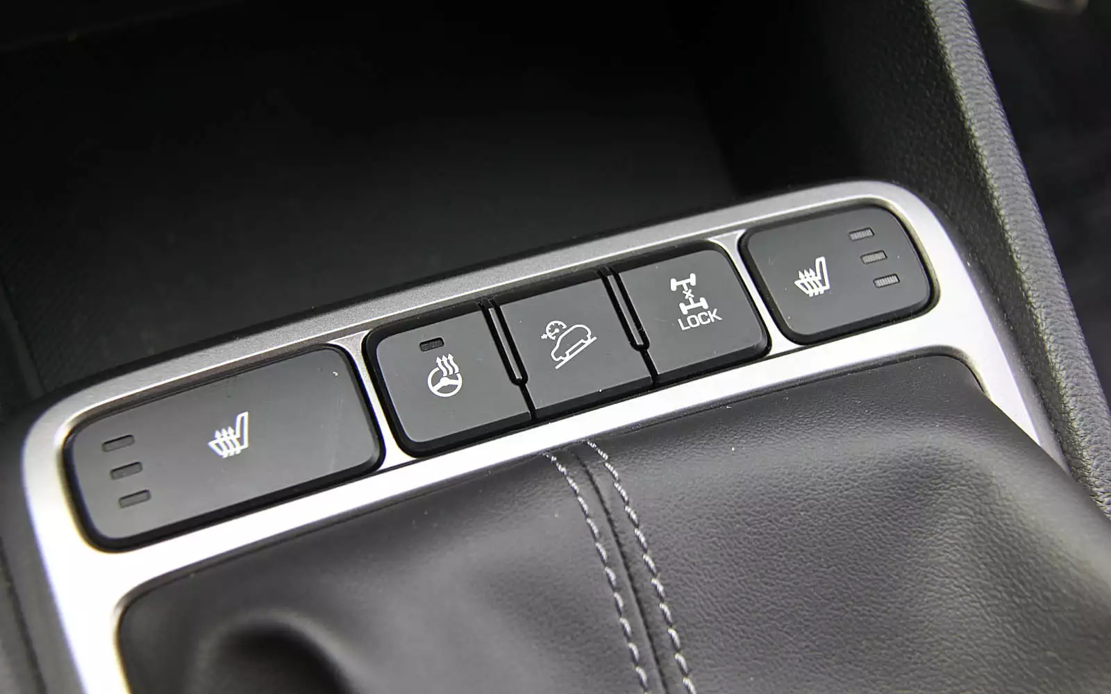 кнопка lock на хендай крета. кнопка shift lock gx460. кнопка lock на хендай. кнопка shit look на акп хендай i40. Shift lock toyota rav4.