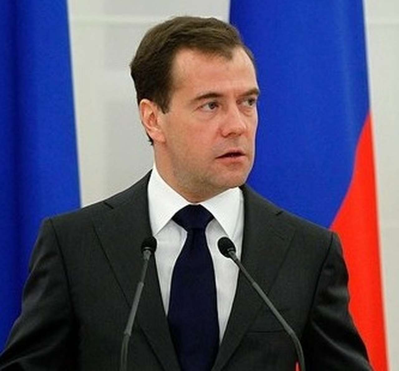 Медведев собирается упростить процедуру техосмотра