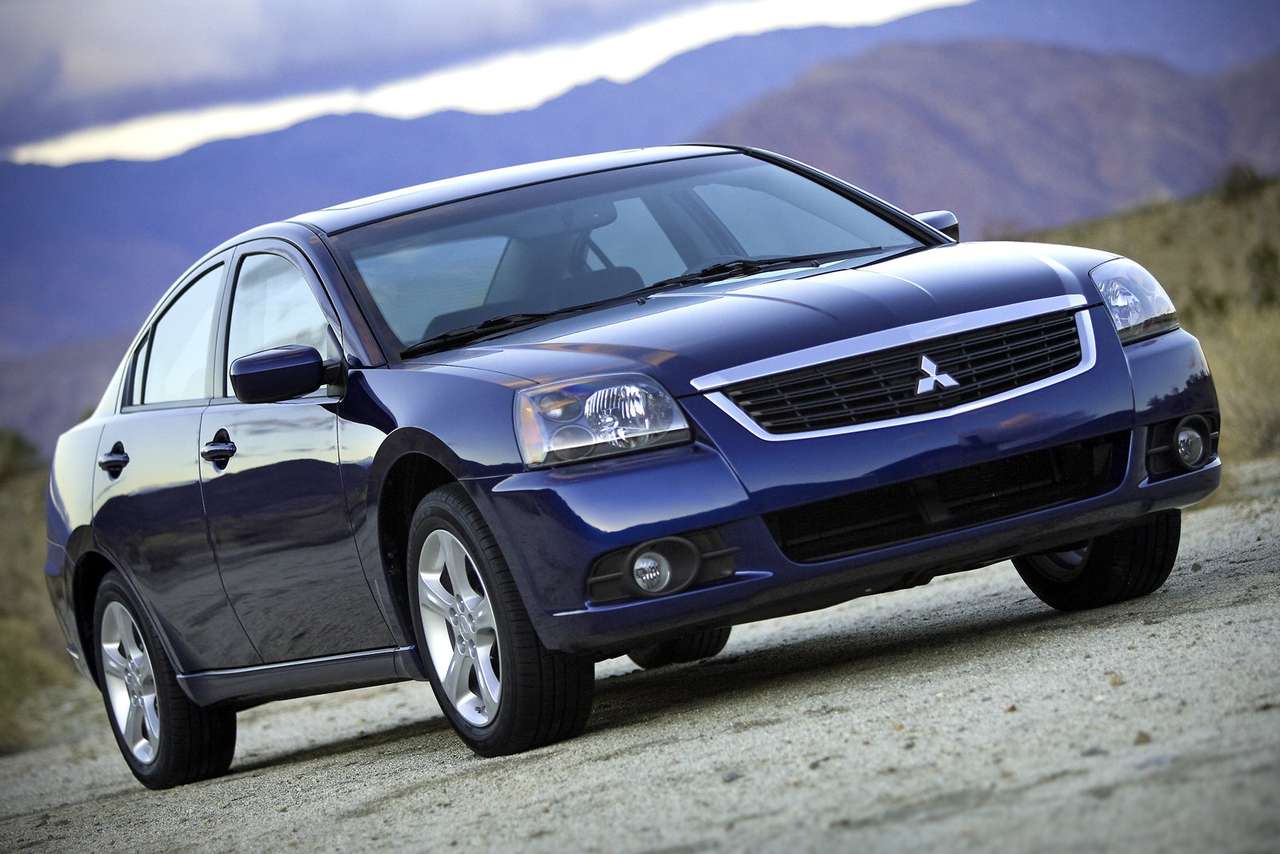 У Mitsubishi не складывается с преемником для седана Galant