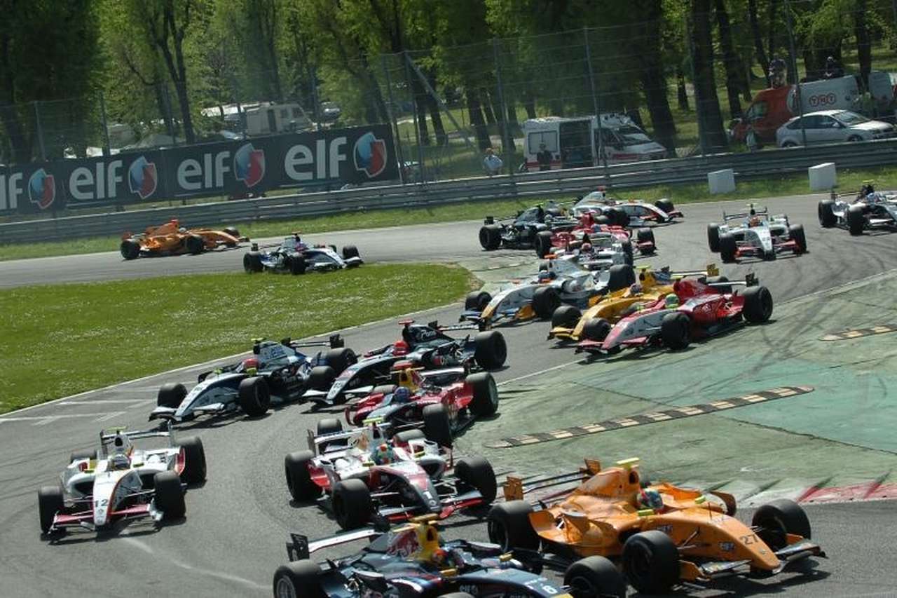 А жизнь налаживается…